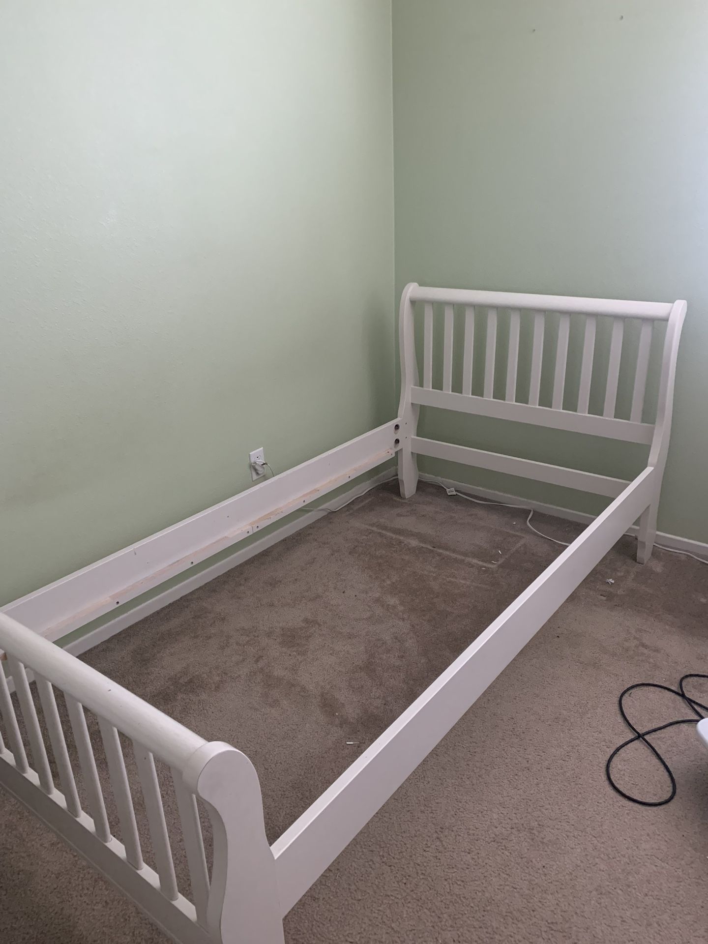 Twin Size Bed White