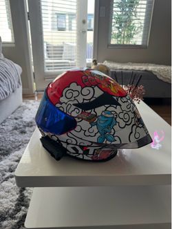 Kyt helmet with cardo