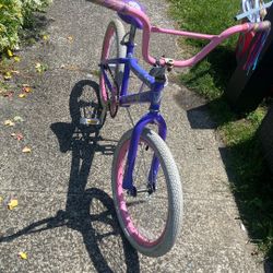 Girls Bicycle Size 20. Price 12$. Pick.  Up.  E.  72.   and.  Grandview.   E.  Tacoma 
