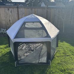 Pop up play ten w/ air mattress- California beach co