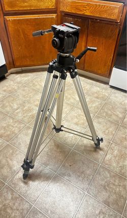 MANFROTTO TRIPOD + 501 FLUID HEAD — WORKHORSE DEAL! 🎥