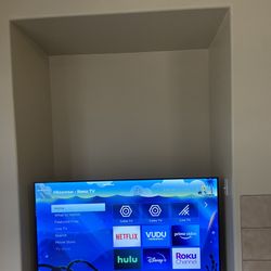55’ Roku smart Tv 