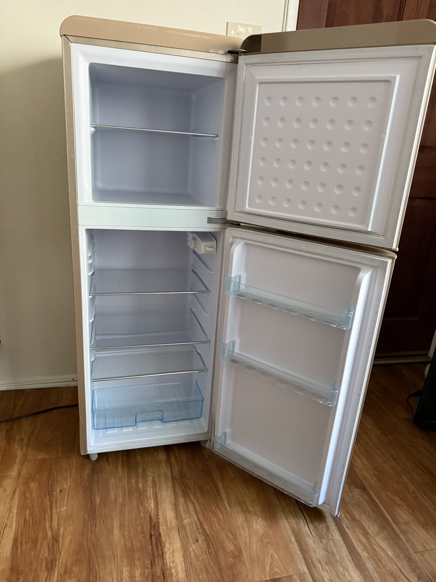 4.6 Cu.Ft. Refrigerator with Freezer, Gold,All Products : American Fashion Style Bags On Sale