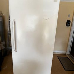 Freezer White FRIGIDAIRE ,Excellent Condition 