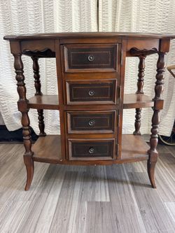 Traditional wood console cabinet/sideboard