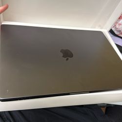 2023 MacBook Pro 16inch M3 Pro 18gb 512ssd  Used 