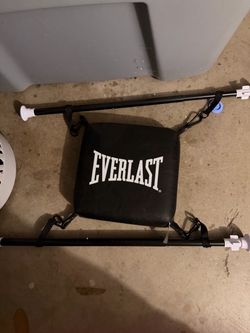 Everlast Wall Mounted Punching Bag