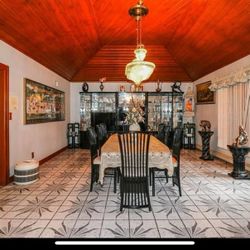 DINNING ROOM SET WITH 5 CABENET'S THAT SEAT  (8).  NEVER USED IN  storsge professionaly raped for shipping. 