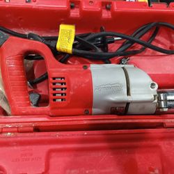 MILWAUKEE 7 Amp Corded 1/2 In. Corded Right-Angle Drill Kit with Hard Case