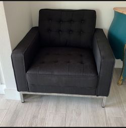 2 X Harm Chairs Black