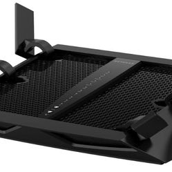 NETGEAR Nighthawk X6 Smart Wi-Fi Router (R8000) - AC3200 Tri-band Wireless Speed (Up to 3200 Mbps) | Up to 3500 Sq Ft Coverage & 50 Devices | 4 x 1G E