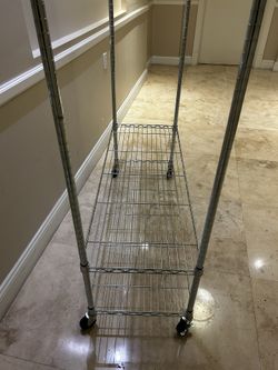 hang clothes closed