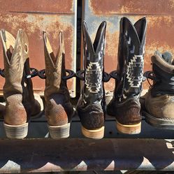Horse shoe boot rack