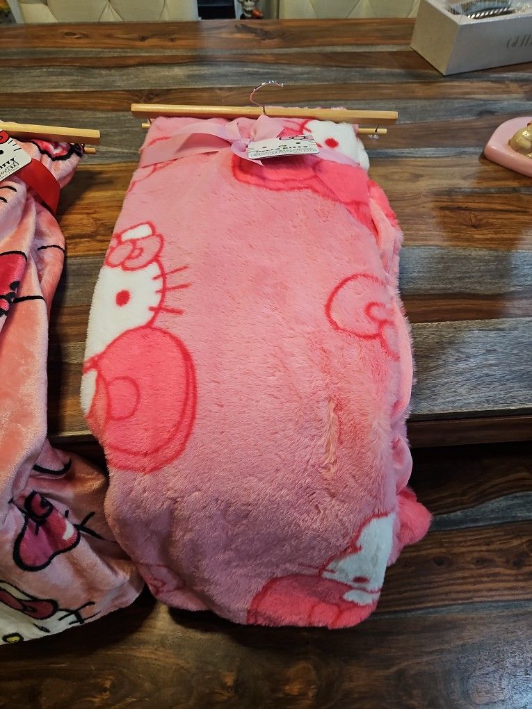 Hello Kitty viral Blanket