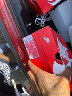 Nike dunks 6y