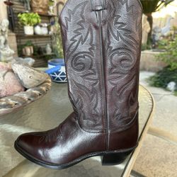 8.5 Cowboy Boots