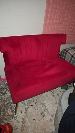 Fussia Love Seat