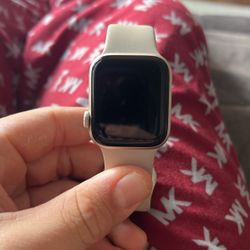 Apple Watch SE 