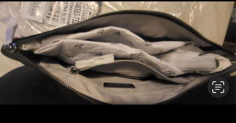 VOYAGEUR PATNA SLING 146583 T522 BLACK $200 RETAILS