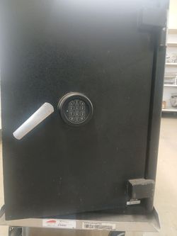 Amsec Security Safe Model BWB3020 (two adjustable shelves)