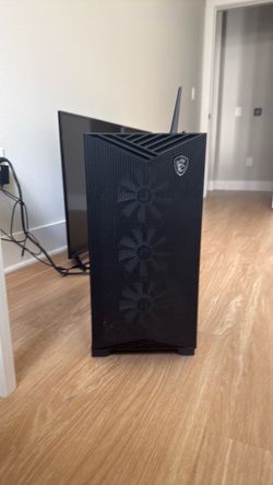 MSI Aegis Gaming PC, Ryzen 9 9900x, GeForce RTX 5080, 32 G Ram, 2TB SDD