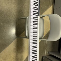 Sonart Electric Keyboard/piano