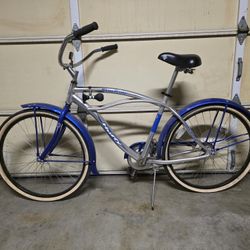 Bicycle for men. Huffy Starliner Cruiser Bike. Beach Cruiser. 26 inch. Must sell because of move.