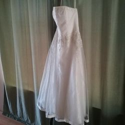 (Maibella) Strapless Wedding Dress (Size 10)