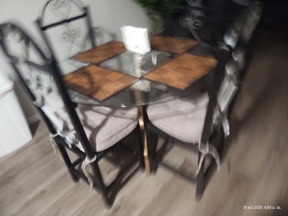 Comedor Con 4 Sillas 
