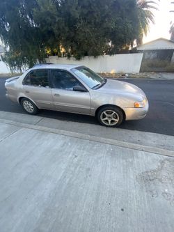 2000 Toyota Corolla