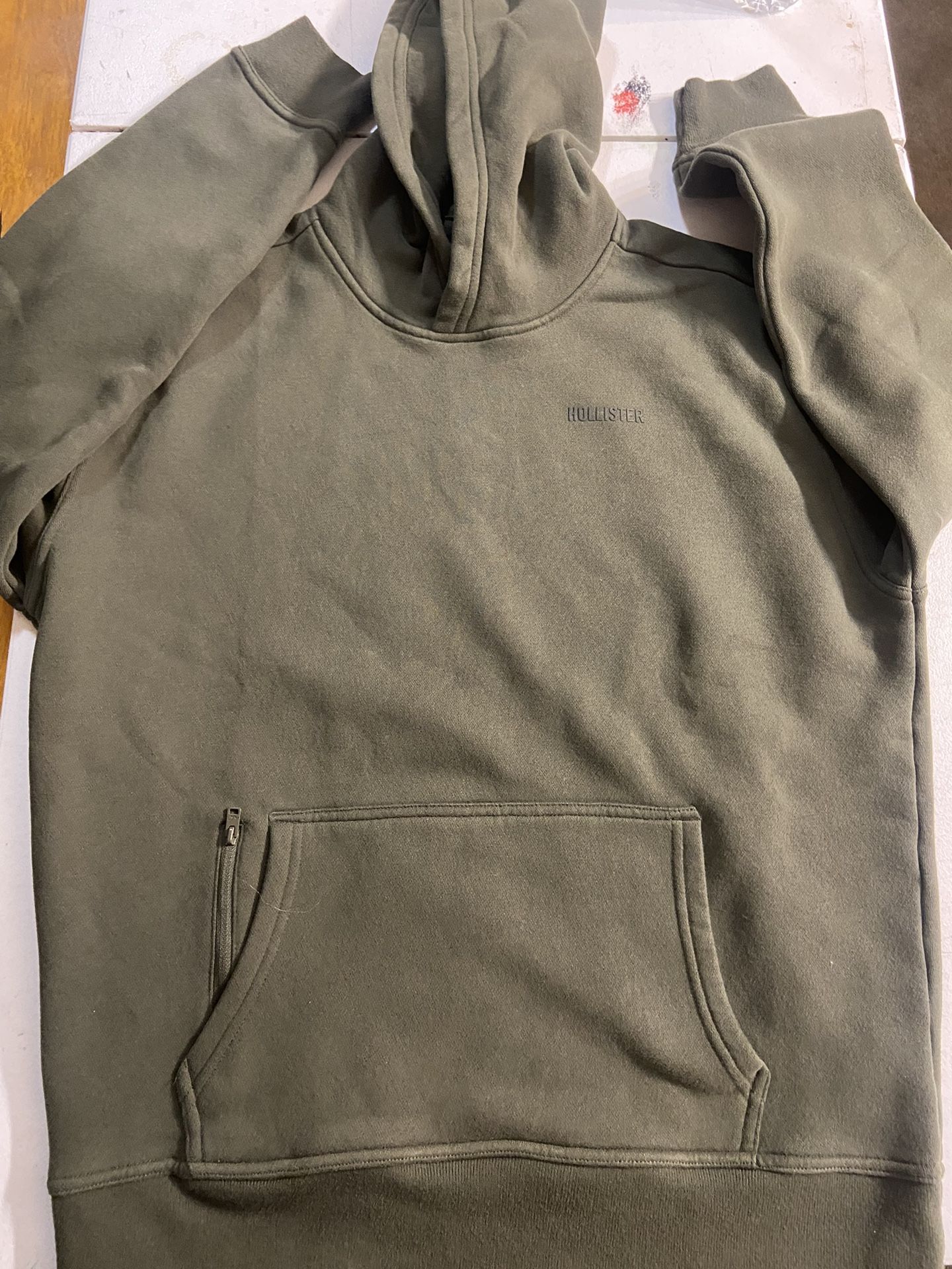 Hollister Relaxed Fit Hoodie Size Large
