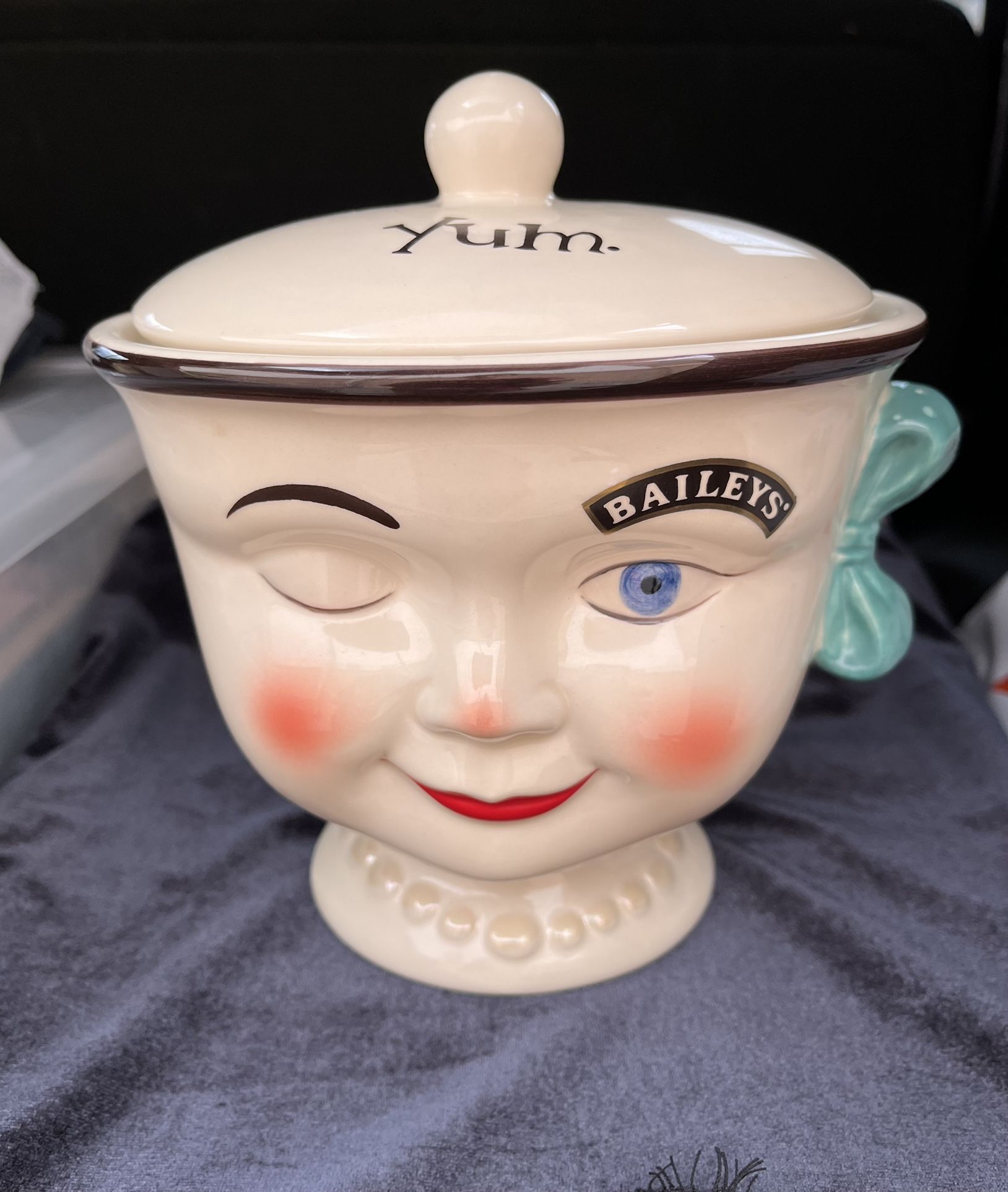 DECORATIVE BAILEYS CERAMIC COOKIE JAR