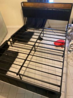 Queen size bed easy to install