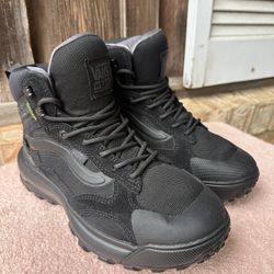 VANS Crestline MTE All Weather All Terrain Waterproof Boots Mens Sz 7.5/ Ladies Sz 9 MSRP $160 NEW