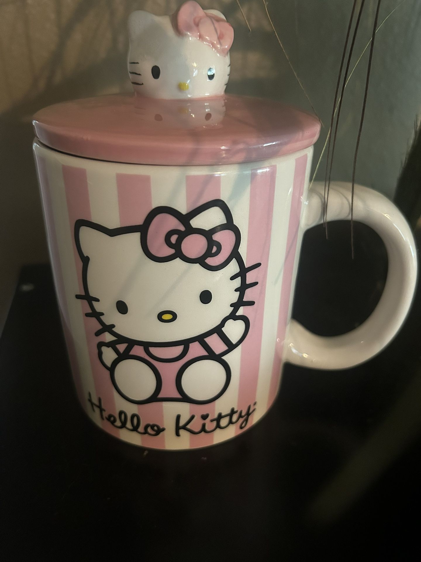 Hello Kitty Mug With Lid