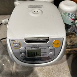 🍚 TIGER Rice Cooker (Made in Japan) – Great Condition 🍚