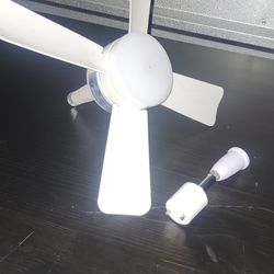 Light socket fan w/adapter & remote