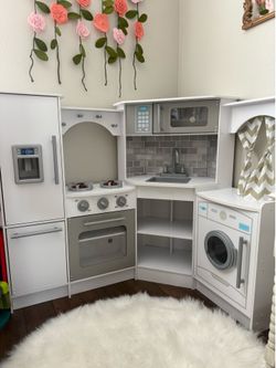 KidKraft play kitchen with play food and much more!