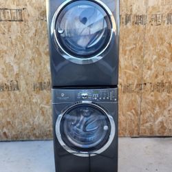 ELECTROLUX WASHER AND ELECTRIC DRYER WITH STEAM CYCLES GREAT CONDITION 