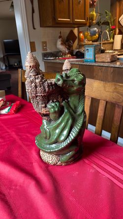 Vtg Puff the Magic Dragon Music Box