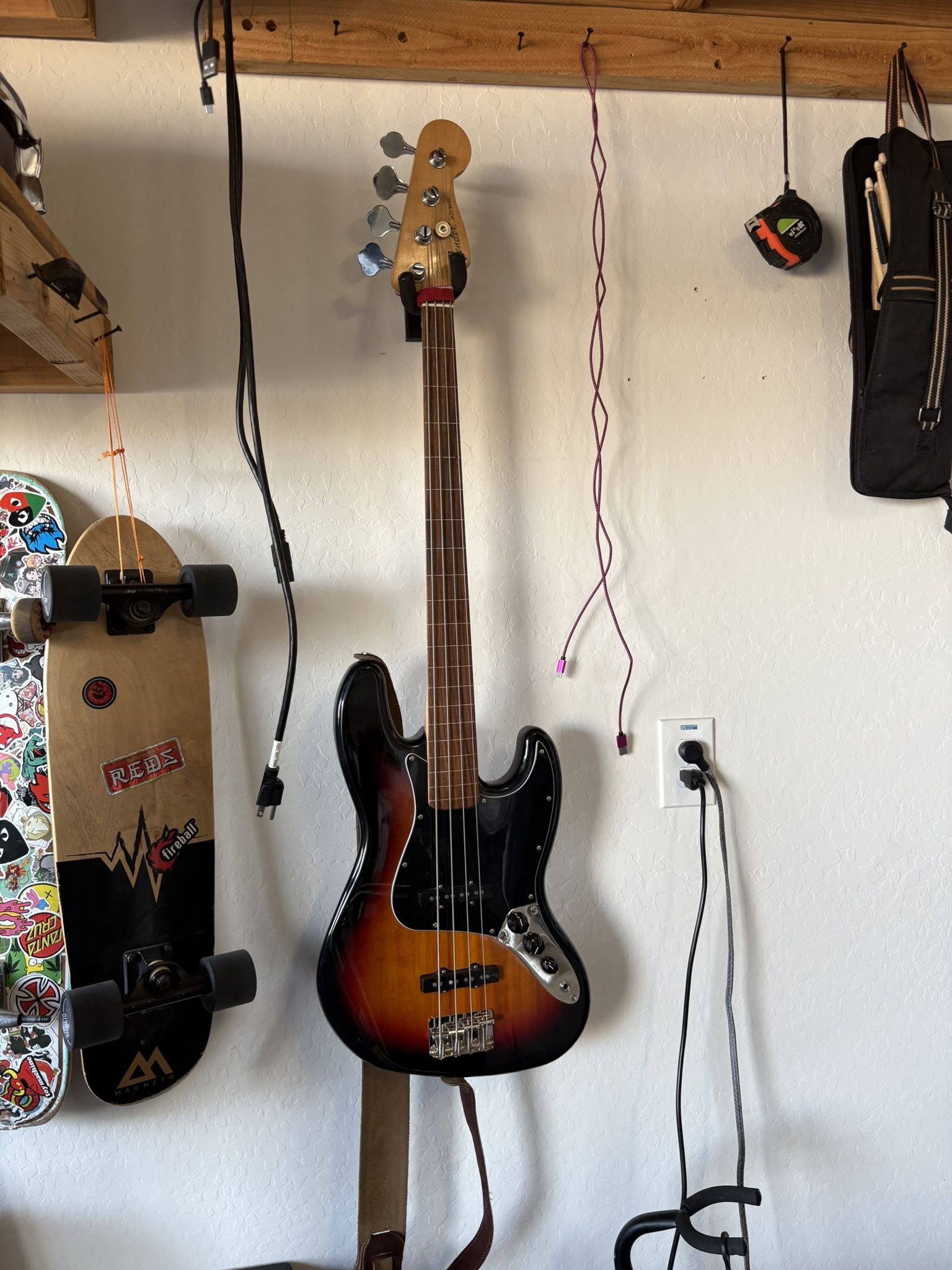 Fender Fretless Jazz Bass MIM