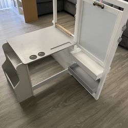 Toddler Creativity Table 