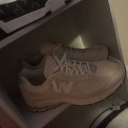 New balance R2002 size 13