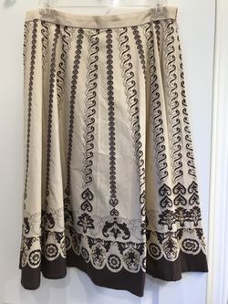 Patterned light brown skirt size 6
