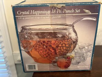 Punch Bowl With 8 Cups And A Ladle