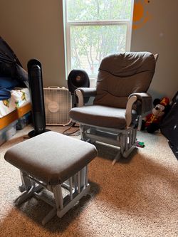 Dutailier rocker/glider, 2020, great condition