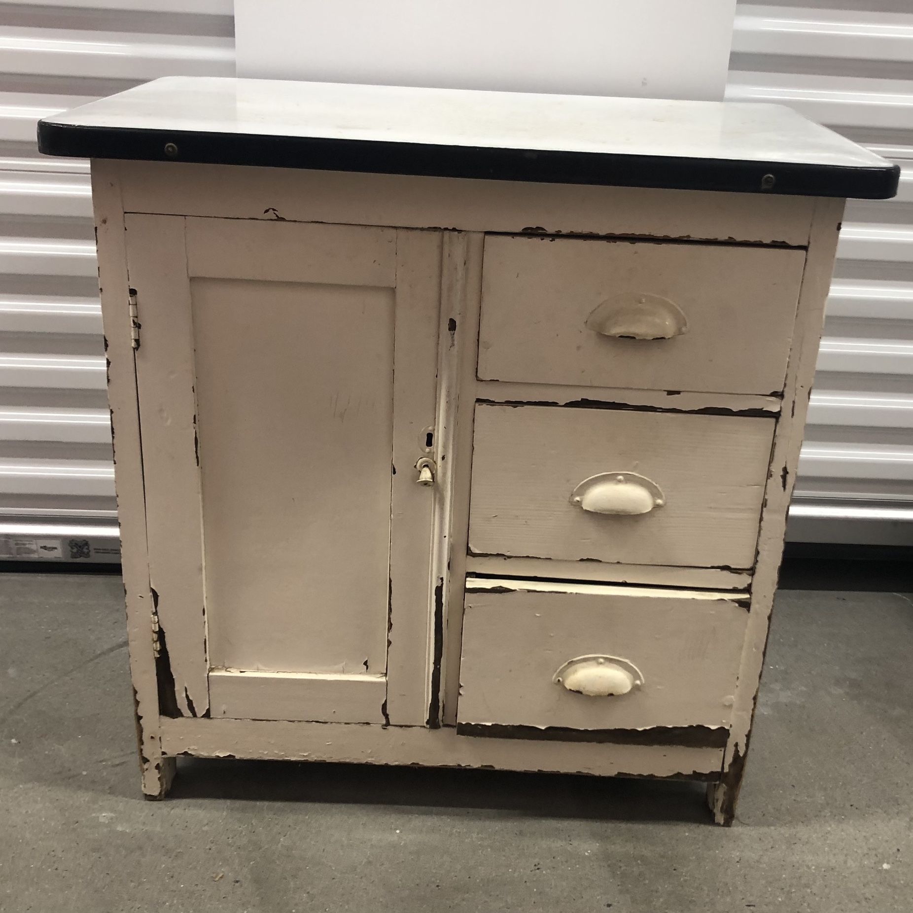 retro kitchen dresser Antique Pine Kitchen Dresser/Buffet, 1910 for sale at Pamono