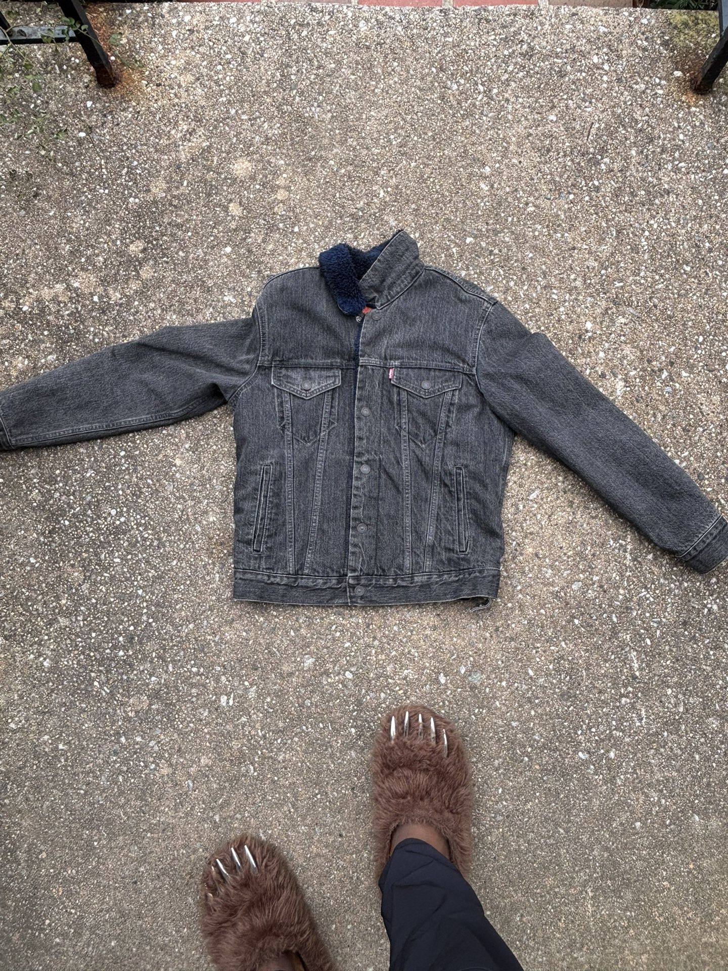 black levi denim jacket