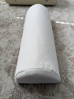 Knee bolster