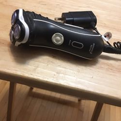 black/white norelco shaver